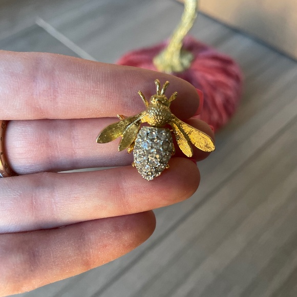 Brooch Gold Bee with pave crystals - Picture 1 of 1